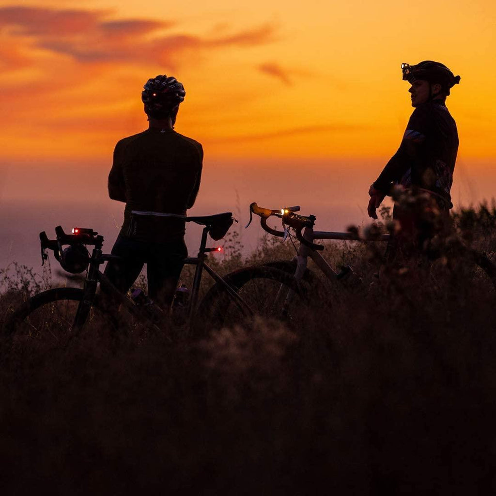 Light & Motion Vis Pro 1000 Trail, Reliability, high Power & Fast Charging Makes This a top Choice for Night Rides as Well as Daytime Safety. 3 Helmet/bar Mount Options Included.
